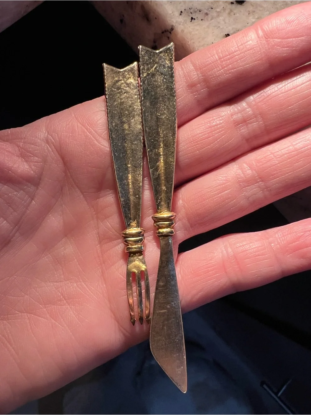 Vintage Gold-Tone Decorative Appetizer Knives and Forks Set no damage detected